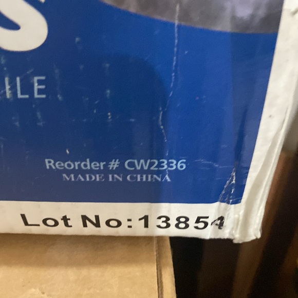 Open Box of 150 Disposable Underpads - Picture 3 of 3